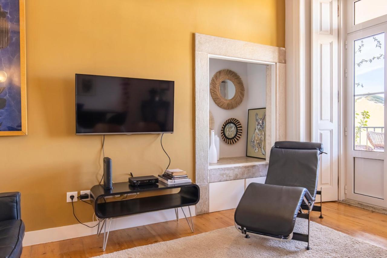 Castelo Design Aparment W/ Balcony & Super View By Lovelystay Lisbon Bagian luar foto